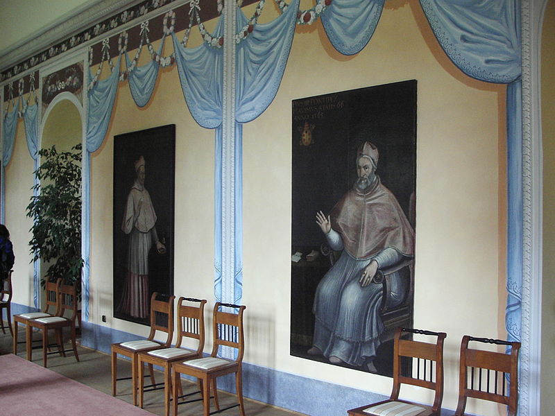 Velký sál s portréty, zámek Kunín